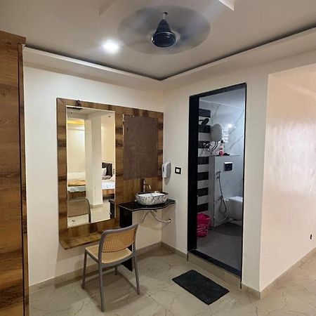 Royal Pure Veg Restaurant And Lodging Otel Ambegaon Dış mekan fotoğraf